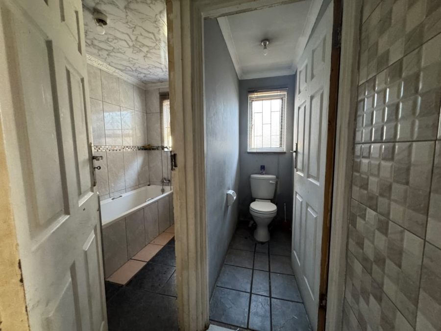 5 Bedroom Property for Sale in Forest Village Western Cape